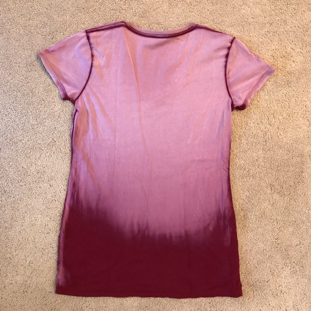 Alaska Wolf Graphic Tee Womens Size Medium Ombre Pink Dye V Neck Short Sleeve - Picture 3 of 8